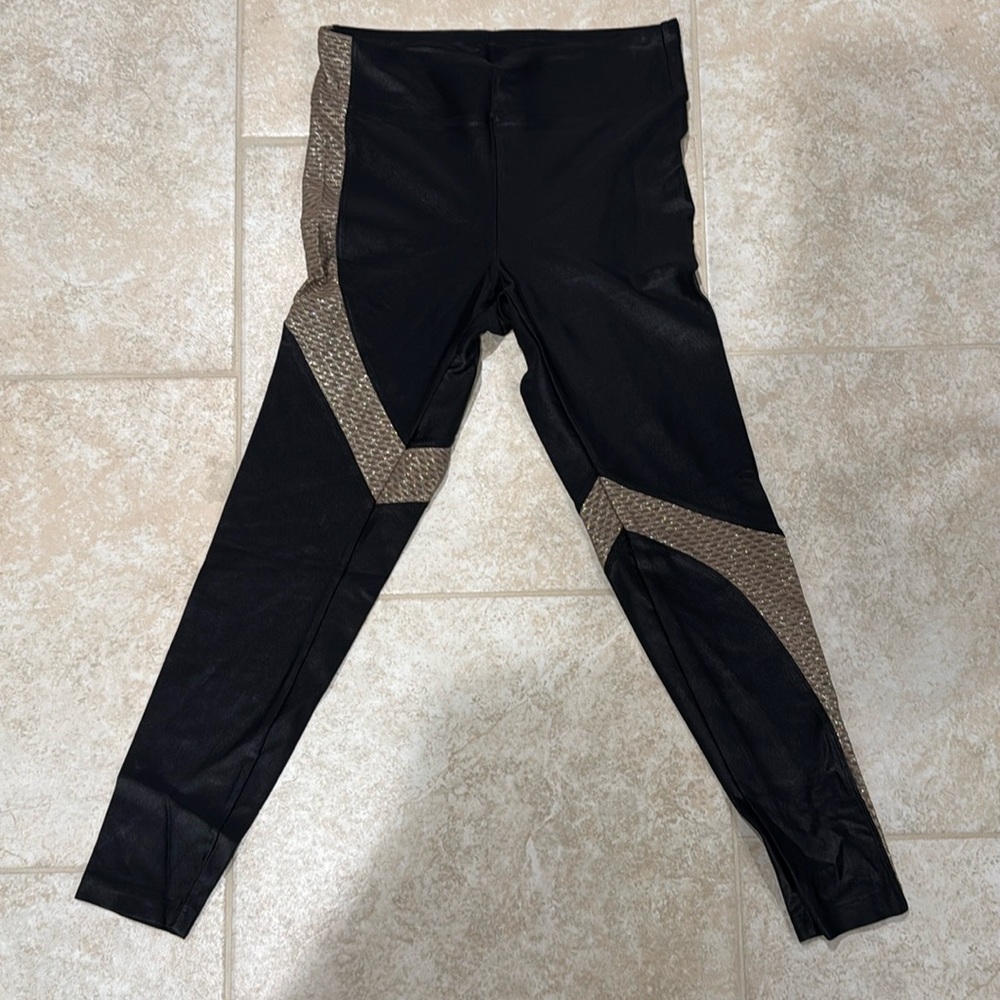 KORAL medium leggings